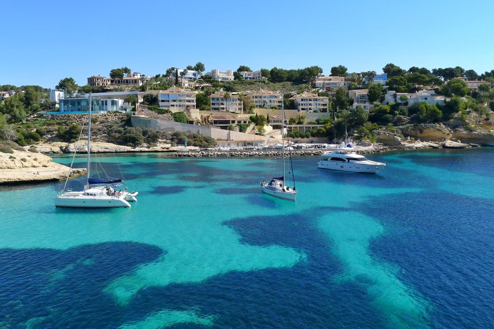 Rodzinne wakacje na Majorce – najlepsze miejsca bez tłumów